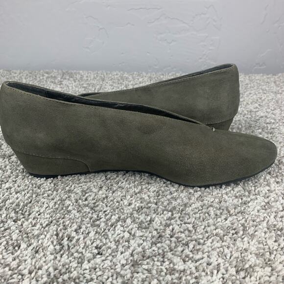 Soft surroundings Shoes Women Size 8.5 Gray Suede Fabrizia Pointed Toe Wedge - Picture 5 of 10